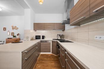 3+kk: kuchyň - Prodej domu 267 m², Benešov nad Černou
