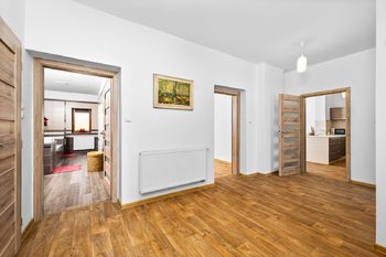 3+kk:chodba - Prodej domu 267 m², Benešov nad Černou