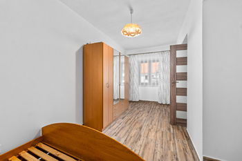 2+1:pokoj 2 - Prodej domu 267 m², Benešov nad Černou