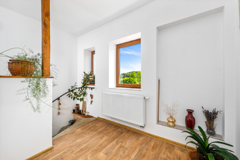 Podesta v 1.patře - Prodej domu 267 m², Benešov nad Černou