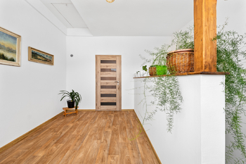Podesta 1 patro - Prodej domu 267 m², Benešov nad Černou