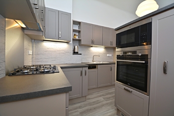 Velká moderní kuchyně - Prodej bytu 2+kk v osobním vlastnictví 41 m², Praha 3 - Vinohrady