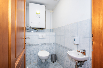 Prodej domu 380 m², Uhřice
