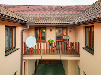 Prodej domu 380 m², Uhřice