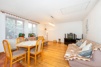 Prodej domu 380 m², Uhřice