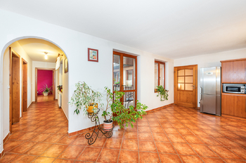Prodej domu 380 m², Uhřice