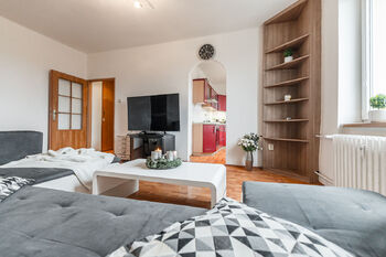 Pronájem bytu 2+1 v osobním vlastnictví 53 m², Praha 9 - Hloubětín