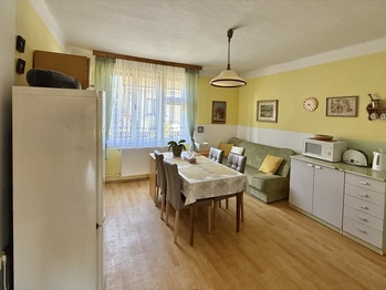 Obytná kuchyně - Prodej domu 162 m², Bystřice