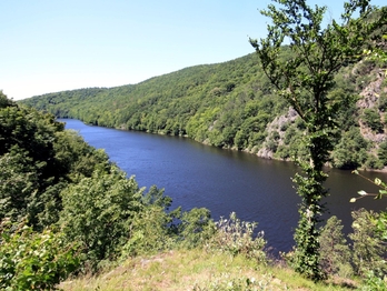 Štěchovická přehrada, foto Melechovský, Wikimedia Commons - Prodej chaty / chalupy 40 m², Krňany