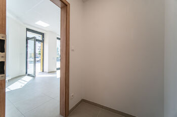 Pronájem obchodních prostor 50 m², Praha 10 - Uhříněves