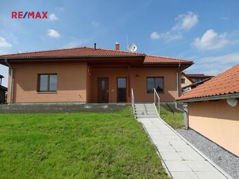 samostatný RD jižní strana - Pronájem domu 90 m², Pyšely