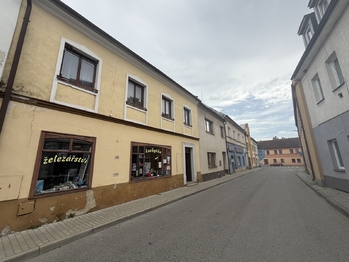 Prodej obchodních prostor 300 m², Doksy