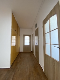 +420 776 335 999, ladislav.urbancik@re-max.cz - Pronájem bytu 2+1 v osobním vlastnictví 54 m², Frýdek-Místek
