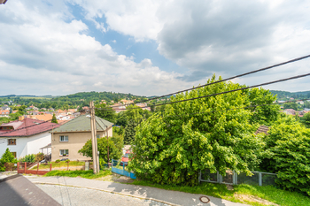 výhled z okna - Prodej domu 191 m², Mnichovice