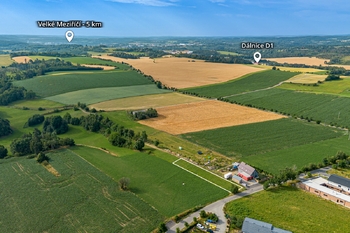 Prodej pozemku 4309 m², Lavičky
