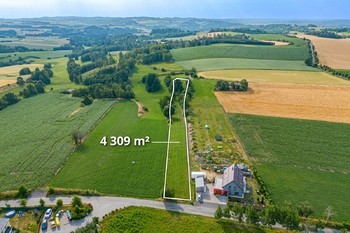 Prodej pozemku 4309 m², Lavičky