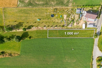 Prodej pozemku 4309 m², Lavičky