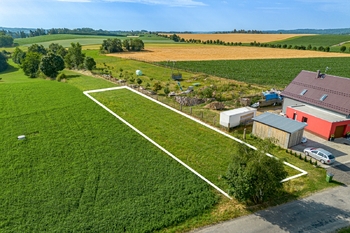 Prodej pozemku 4309 m², Lavičky