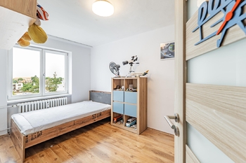 Dětský pokoj - Prodej bytu 3+1 v osobním vlastnictví 72 m², Pardubice