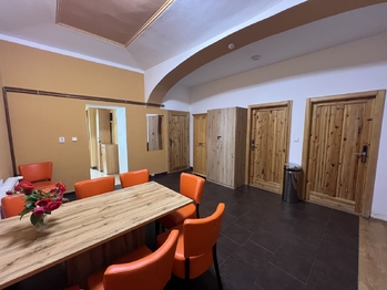 společenská místnost - Prodej ubytovacího zařízení 225 m², Lázně Bohdaneč