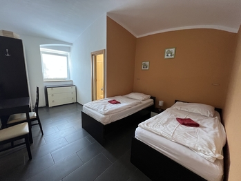 pokoj - Prodej ubytovacího zařízení 225 m², Lázně Bohdaneč