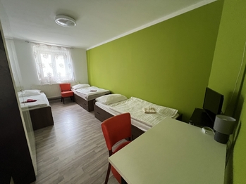 pokoj - Prodej ubytovacího zařízení 225 m², Lázně Bohdaneč
