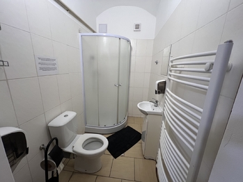 koupelna - WC - Prodej ubytovacího zařízení 225 m², Lázně Bohdaneč