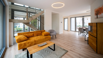 Prodej domu 197 m², Praha 9 - Horní Počernice