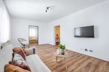 Obývací pokoj. - Prodej bytu 3+1 v družstevním vlastnictví 83 m², Červená Řečice