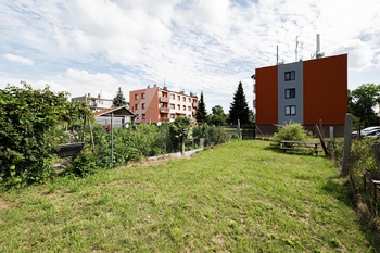 Zahrada v pronájmu. - Prodej bytu 3+1 v družstevním vlastnictví 83 m², Červená Řečice