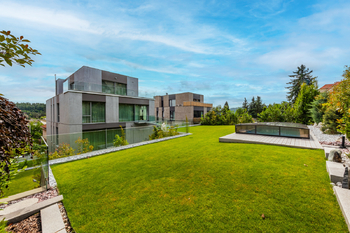 Prodej bytu 6 a více v osobním vlastnictví 296 m², Praha 4 - Braník