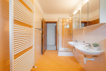 Samostatná bytová jednotka 3+kk - Prodej domu 205 m², Praha 5 - Radotín