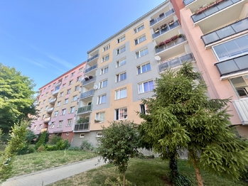 Prodej bytu 2+1 v osobním vlastnictví 63 m², Chomutov