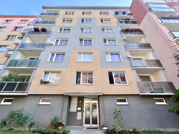 Prodej bytu 2+1 v osobním vlastnictví 63 m², Chomutov