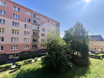 Prodej bytu 2+1 v osobním vlastnictví 63 m², Chomutov