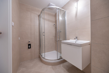 Prodej bytu 1+kk v osobním vlastnictví 37 m², Praha 4 - Háje