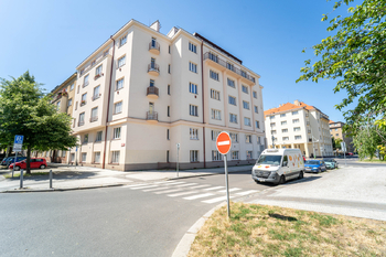 Prodej bytu 4+1 v osobním vlastnictví 108 m², Praha 6 - Bubeneč