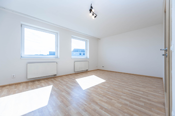 Pronájem bytu 1+kk v osobním vlastnictví 36 m², Praha 9 - Černý Most
