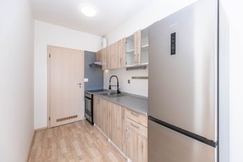 Pronájem bytu 1+kk v osobním vlastnictví 36 m², Praha 9 - Černý Most
