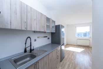 Pronájem bytu 1+kk v osobním vlastnictví 36 m², Praha 9 - Černý Most