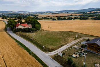 Prodej pozemku 1500 m², Sedlec-Prčice