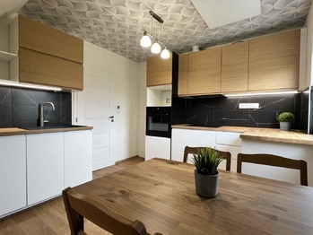Pronájem bytu 4+1 v osobním vlastnictví 115 m², Lesní Hluboké