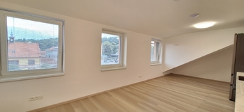 Obývací pokoj s kuchyňskou linkou - Pronájem bytu 2+kk v osobním vlastnictví 52 m², Bučovice