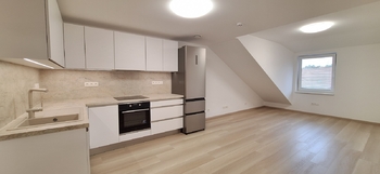 Obývací pokoj s kuchyňským koutem  - Pronájem bytu 4+kk v osobním vlastnictví 72 m², Bučovice