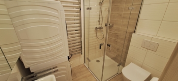 Koupelna s WC - Pronájem bytu 4+kk v osobním vlastnictví 72 m², Bučovice