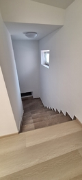 Schodiště v domě - Pronájem bytu 4+kk v osobním vlastnictví 72 m², Bučovice