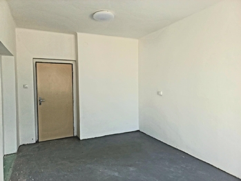 Sklad. - Pronájem skladovacích prostor 18 m², Tábor