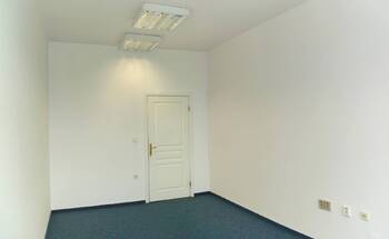 Vhled do kanceláře - Pronájem kancelářských prostor 17 m², Broumov