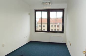 Vhled do kanceláře - Pronájem kancelářských prostor 13 m², Broumov 