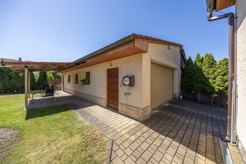 garáž - Prodej domu 181 m², Praha 4 - Kunratice